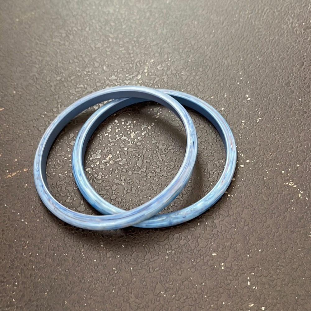 Vintage 80s Plastic Bangles, Set of 2